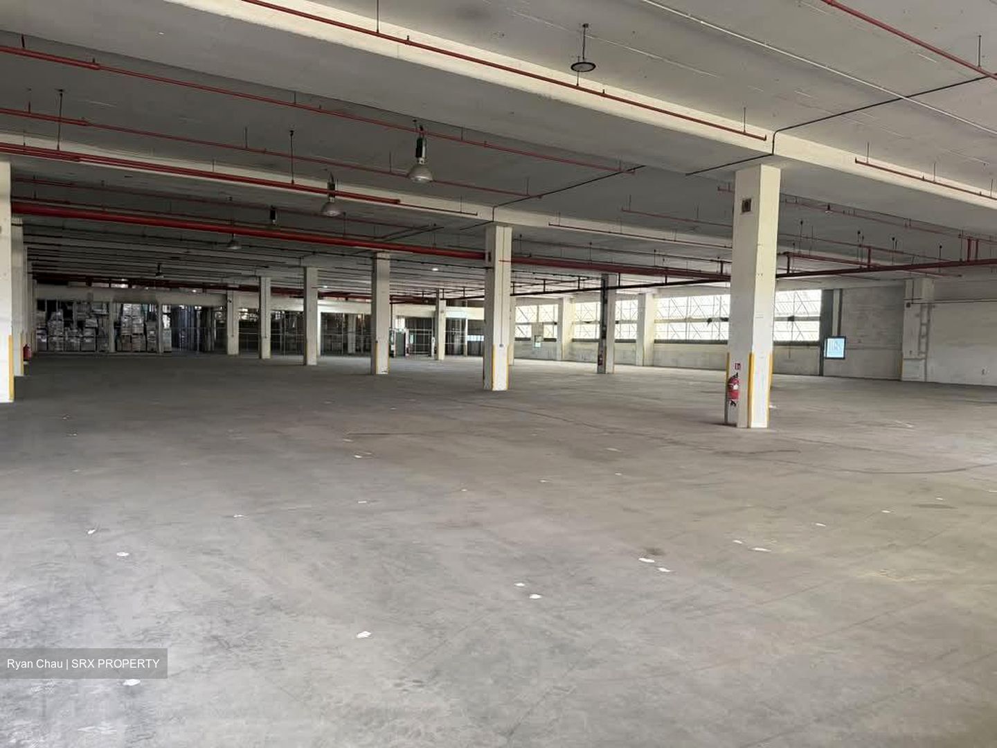 Gul Way (D22), Warehouse #604783131